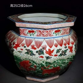 299_大明万历年制款，手绘波浪纹五彩龙九子八楞罐。