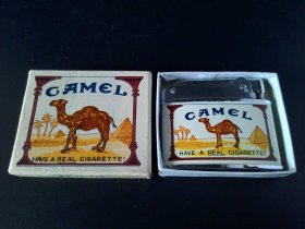 美国50年代 骆驼CAMEL 限量定制彩绘古董煤油打火机  全新原盒