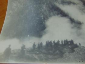 1949年4月-解放军翻越摩天岭进军川北=大尺幅、老照片