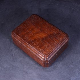 旧藏：老黄花梨整木雕文房盒。