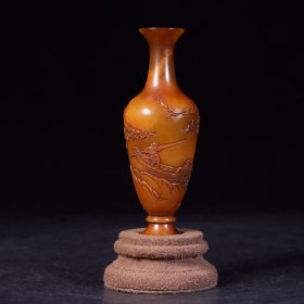 回流：老寿山田黄石雕赏瓶。