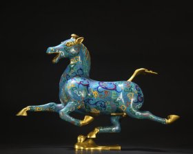 • 清乾隆 铜胎掐丝珐琅马踏飞燕摆件