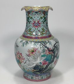 清乾隆年制珐琅彩荷花白鹭诗文翻口尊瓶