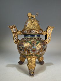 创汇时期金地缠枝莲纹景泰蓝狮钮双耳三足香炉
