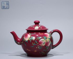 回流 清“雍正年製”珐琅彩胭脂红寿桃壶