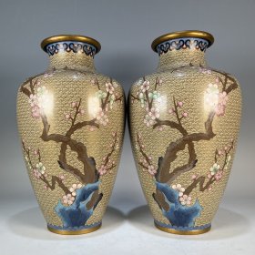 创汇时期黄地喜鹊登梅景泰蓝赏瓶一对