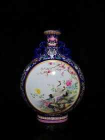 • 清～珐琅彩鎏金开窗花鸟扁瓶一个
