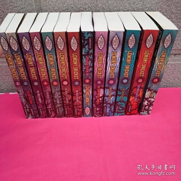 A Series of Unfortunate Events Box: The Complete Wreck (Books 1-13)：雷蒙·斯尼奇的不幸历险 全集