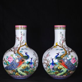 乾隆珐琅彩题诗绘花鸟纹天球瓶 高40厘米宽29厘米