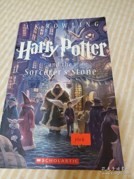 Harry Potter and the Sorcerer's Stone (Harry Potter Series, Book 1)