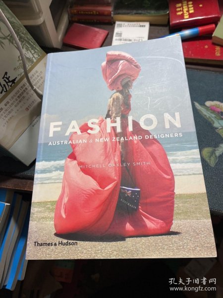 Fashion：The Ultimate Book of Costume and Style