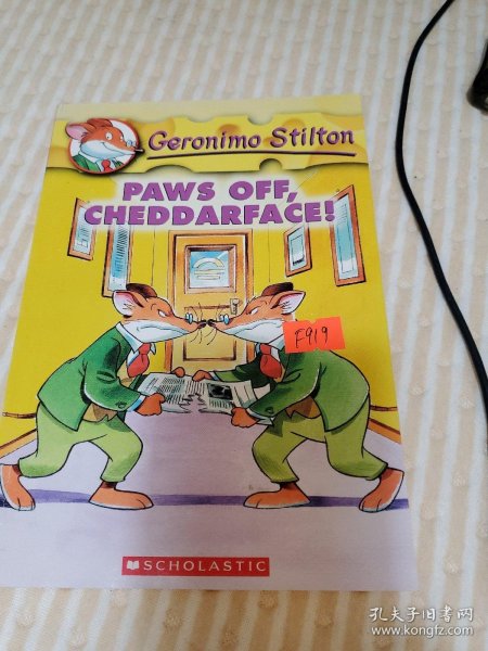 Geronimo Stilton #6: Paws Off,Cheddarface!  老鼠记者系列#06：把你的爪子拿开！
