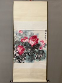 王惠民，1956年生于天津，毕业于天津美术学院绘画系，专职花鸟画家，现为：天津美术家协会会员。天津南开书画院副院长。天津楹联书画院副院长。天津百中画院副院长，中国扬州八怪研究院天津院院士等。