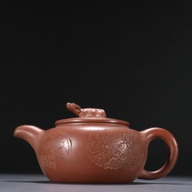 紫砂牛盖钮茶壶