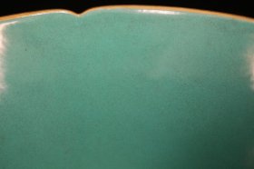 雍正珐琅彩描金开片荷花纹碗
宽14.8厘米高7厘米