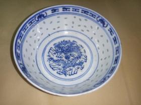 清中期“玩玉”款玲珑瓷青花碗——不议价