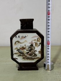 棕油刻花扁肚花瓶1660