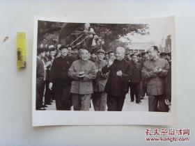 超大尺寸：1964年，刘少奇、朱德、彭真在北京参加国庆游园