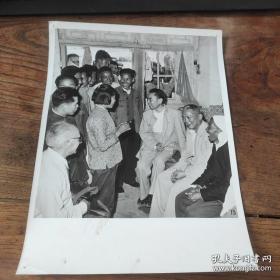 超大尺寸：1965年，周恩来、李先念访问山西昔阳大寨，与陈永贵亲切交谈