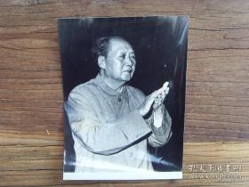 1970年，毛泽东在中共九届二次会议上