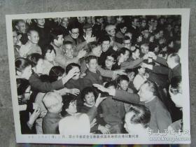 1983年，邓小平会见台湾同胞