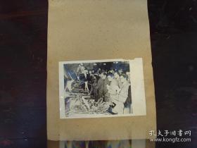 1960年，苏联群众参观被击落的美军间谍飞机