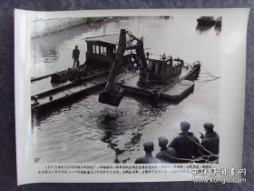 1979年，上海市川沙县（浦东新区）交通工具修造厂，试制成功一艘新型全液压挖泥船举报