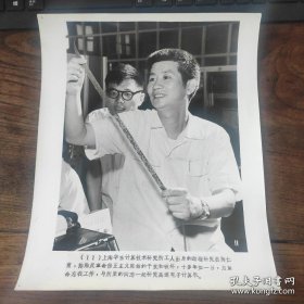 超大尺寸：1978年，上海华东计算技术研究所总工陈仁甫（浙江鄞县人，研制成功我国第一台X－Z晶体管电子计算机）