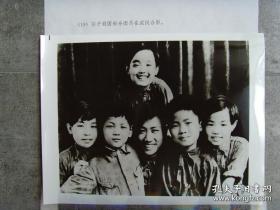 抗日战争时期，1938年，上海孩子剧团来武汉演出