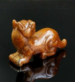 23_黄龙玉瑞兽摆件，品相保存完好