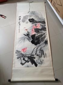 字画：中国画荷花一幅 池塘风韵图 手绘原画 已装裱（编号211）