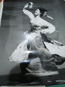 极少见1981年著名舞蹈家崔美善大幅照片