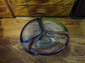 上世纪70-80年代琉璃老玻璃三色烟灰缸民俗怀旧老物品。    240424-020