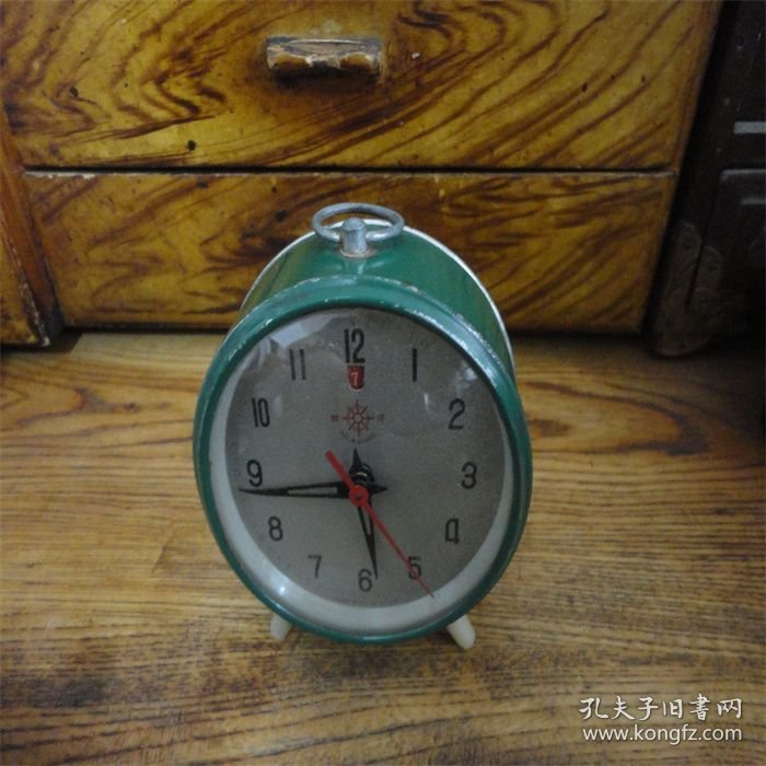 上世纪70-80年代老式舵牌纯铜芯台式闹钟配件时走时停。
