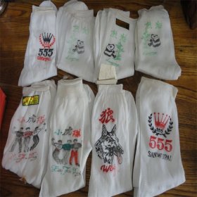 上世纪90年代小虎队熊猫图案长筒袜未使用8双合售。第肆组