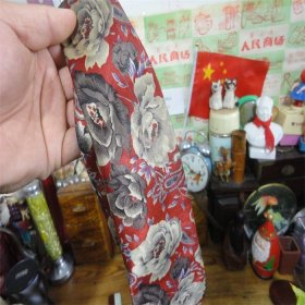 上世纪80-90年代品牌男生花点领带。