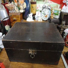上世纪70-80年代纯手工木盒民俗老物品。