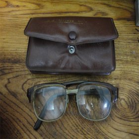 上世纪80年代老眼镜老花镜民俗怀旧老物品。