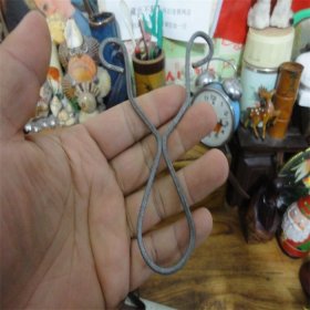 上世纪70-80年代铁质制弹弓弓架民俗怀旧老物品。