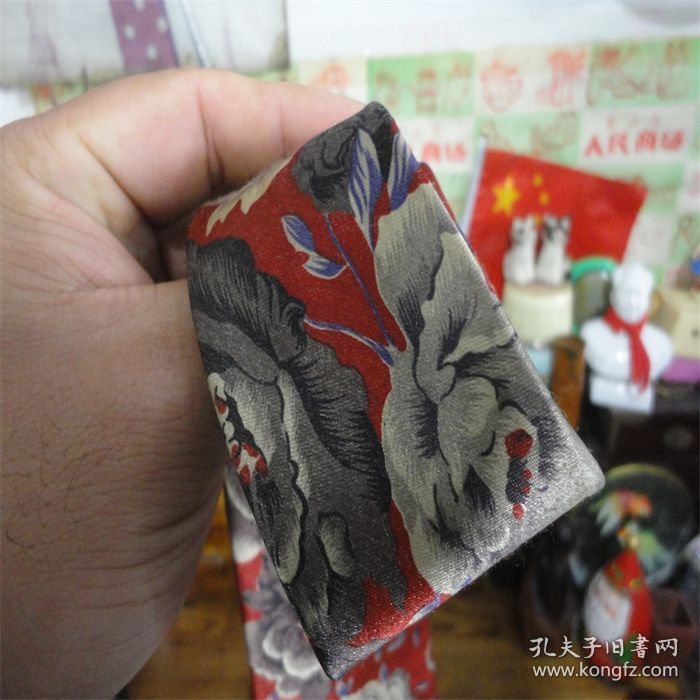 上世纪80-90年代品牌男生花点领带。