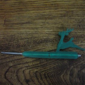 上世纪70-80年代上海飞鹰造型老式塑钩针民俗老物品。