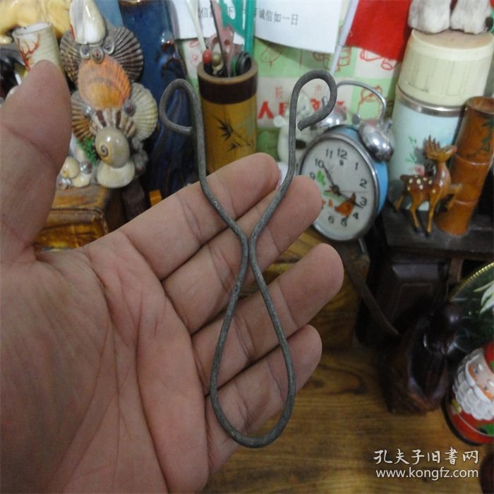 上世纪70-80年代铁质制弹弓弓架民俗怀旧老物品。