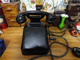 上世纪60-70年代金属外壳手摇电话台式老电话机民俗老物品。