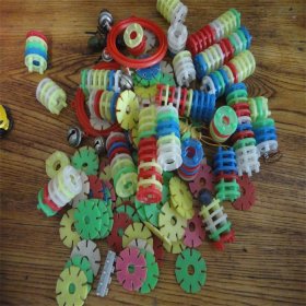 上世纪80-90年塑料积木怀旧老玩具一组。