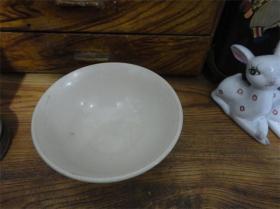 上世纪70-80年代龙泉窑双鱼吉庆瓷碗民俗怀旧老物品。