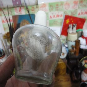 上世纪80年代玻璃酒精灯一只。