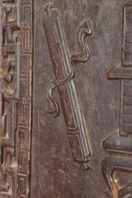 140_博古图花板,楠木材质,立体雕刻书案、古籍、笔筒、卷轴画周围雕刻螭龙纹饰,老大漆,朱红疙瘩漆,包浆老辣,保存完好,尺寸如图1