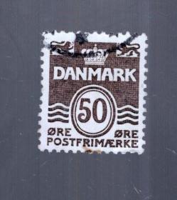 丹麦  盖销 邮票一枚；。2.3x2cm。