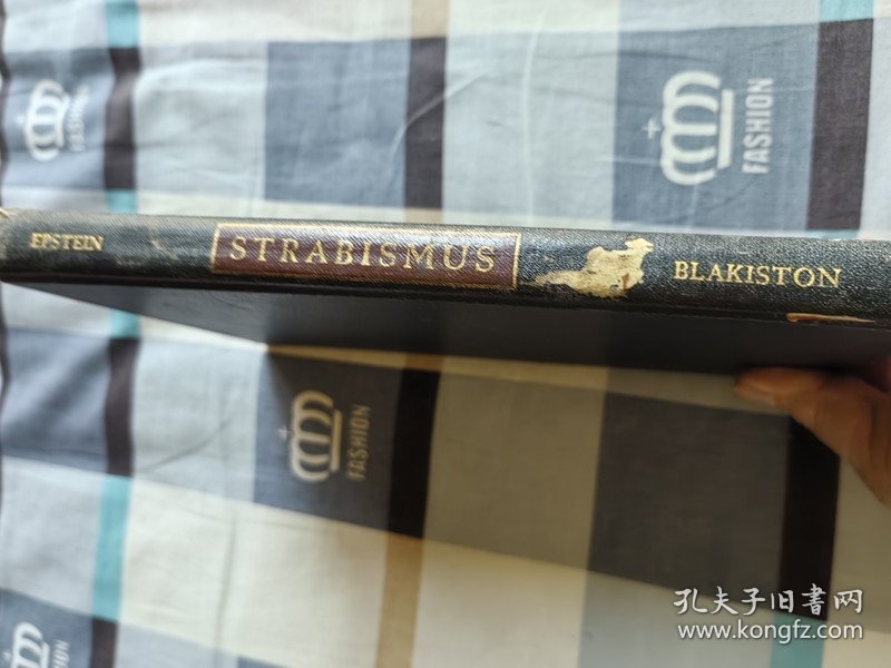 STRABISMUS A CLINICAL HANDBOOK 【斜视临床手册】24开、23.5 x  15.5 cm  、布面精装、1948年版