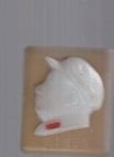 长方形 塑料 毛主席像章。2.5x2cm。杏黄+白色